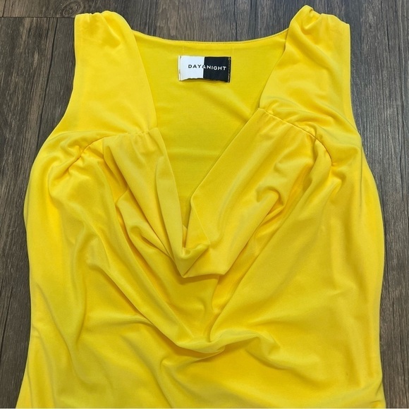 Day & Night Cowl Neck Bodycon Yellow Short Sleeves Midi Dress. Size S - Picture 8 of 10